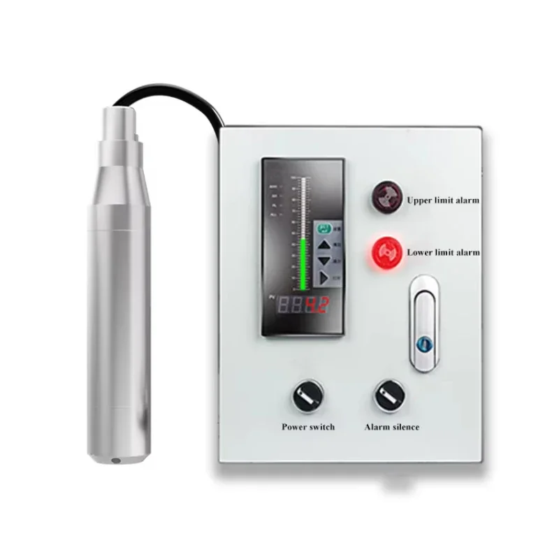 Electronic digital liquid level indicator