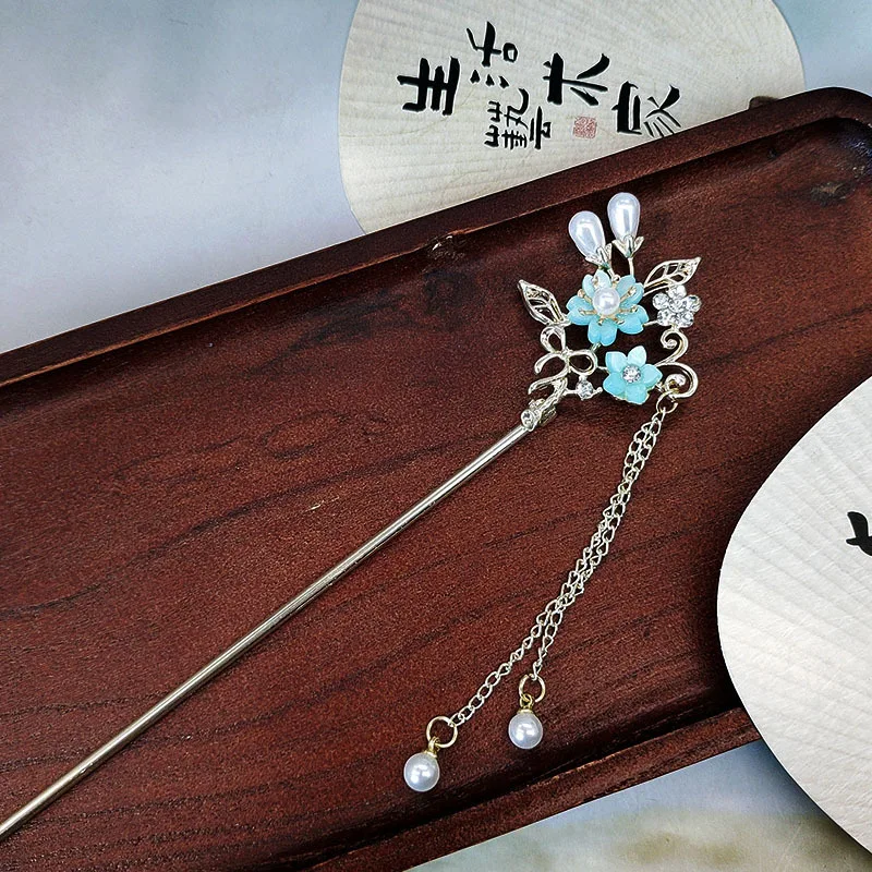 Pearl flower tassel hairpins for Hanfu, versatile walking hairpins, horse-faced skirt headwear accessories
