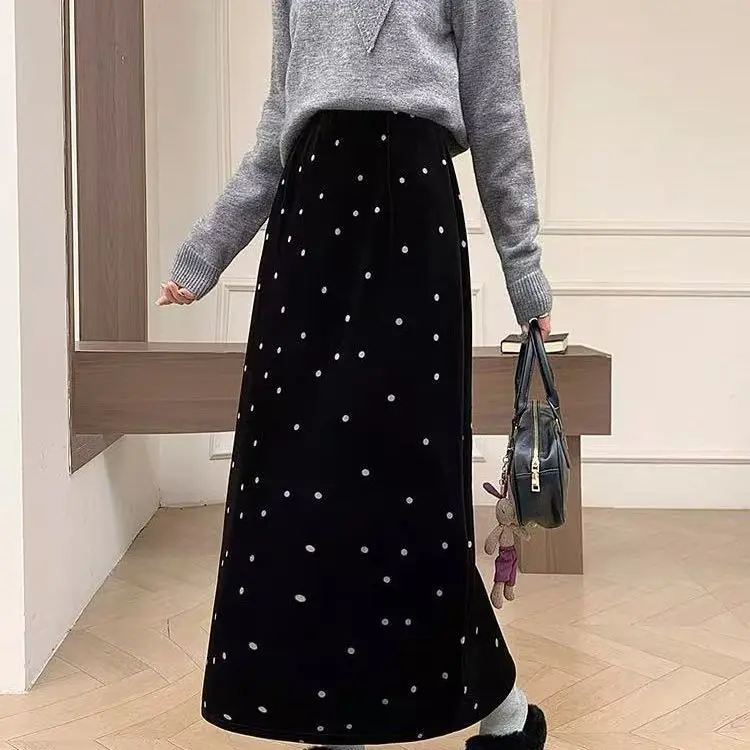 

Golden Velvet Polka Dot Skirt Women's 2026 Autumn and Winter Fleece Thickened Straight Elastic Waist Back Split Half Skirt