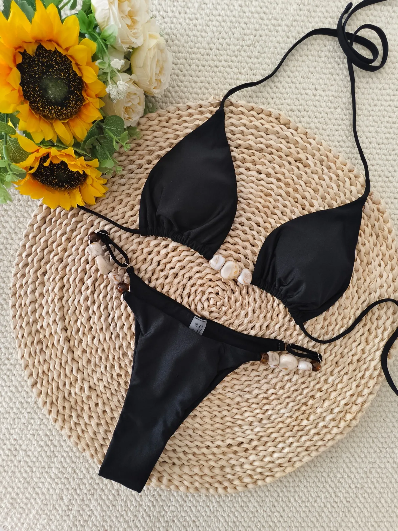 

Женский сексуальный купальник-бикини 2026: треугольный топ-халтер, стринги, с каменной подкладкой, однотонный, для плавания