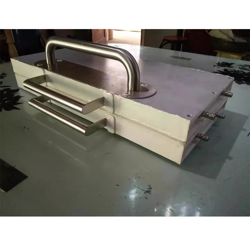 يمكن لآلة الأساس الجديدة على شكل قرص العسل المضغوطة يدويًا اضغط على الأسس بشكل مستمر. حوض حرارة مبرد بالماء من سبائك الألومنيوم