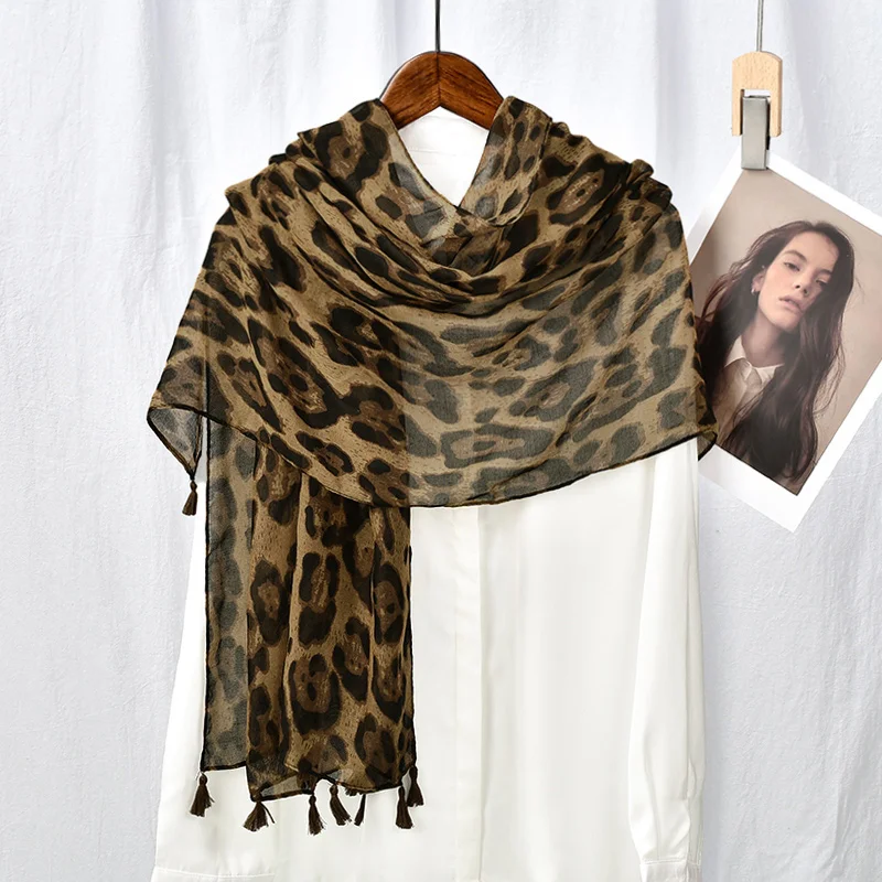 2024 Leopard Print Shawl Hijabs Tassel Cotton Viscose Scarf Headwrap Woman Muslim Hijab Travel Headband Turban Hijabs Shawls