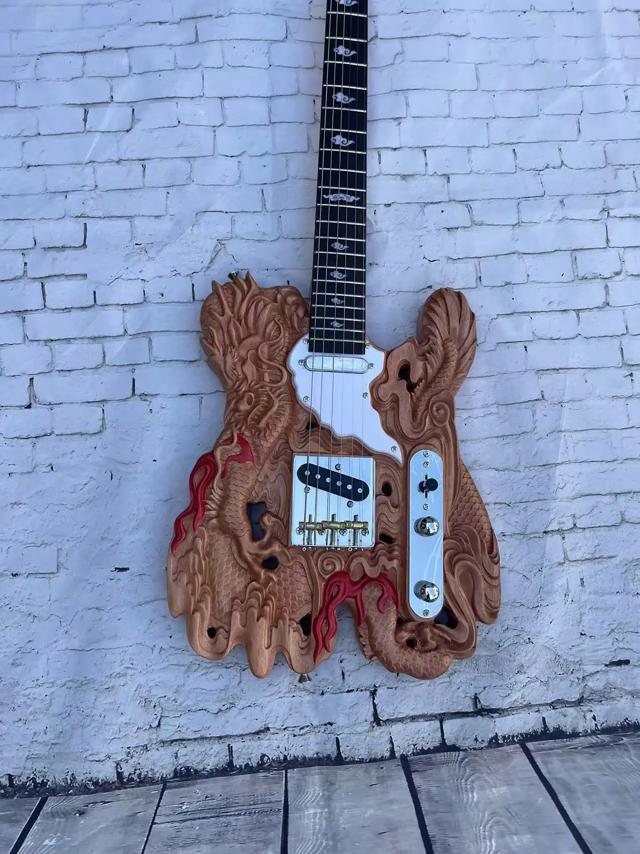 Dragon shaped carved 6-chord electric guitar, hand-painted body in natural wood color, real shipping picture, in stock