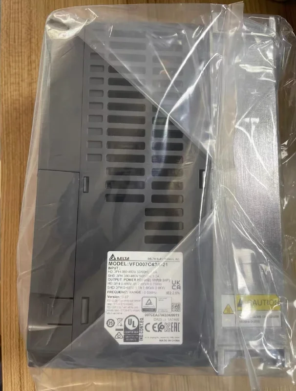 Daznio Keitiklis C2000 De-lta onduleur VFD022C23A VFD022C43A 220V triphasé tension nominale contrôle vectoriel offre spéciale