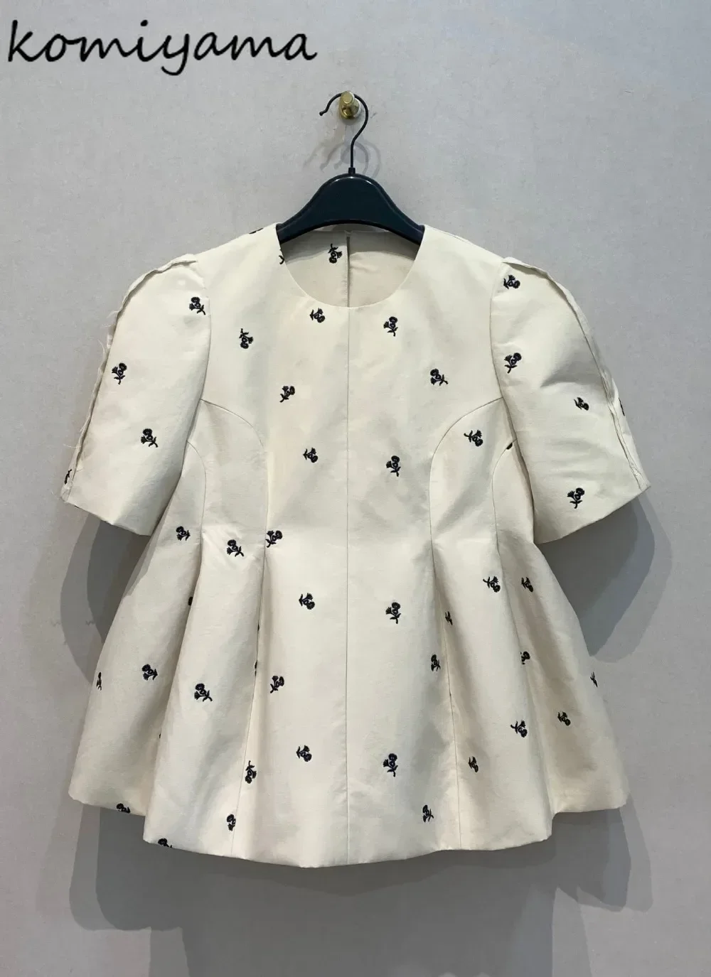 

Floral Embroidery Blusas Mujer Bubble Sleeve Shirts & Blouses Loose O-neck Woman 2025 Clothing Pleated Camisas Summer Ropa
