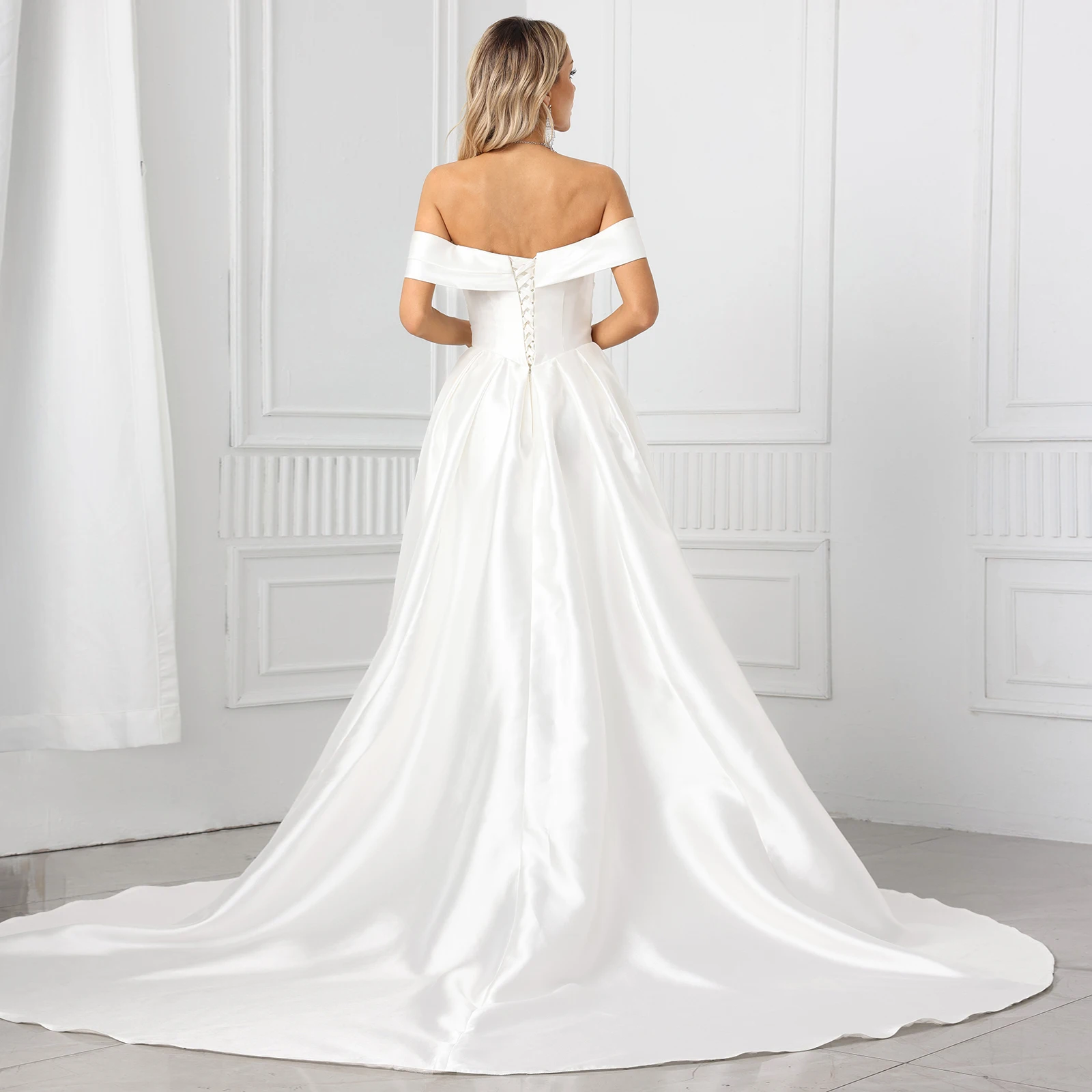 Abito da sposa in raso senza spalline con spalle scoperte Abito da sposa da damigella d'onore plissettato Abito da sposa a trapezio con spacco alto