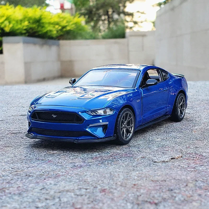 1:34 Ford Mustang GT 2018 Muscle Car Alloy Car Die Cast Toy Car Model Sound and Light Children\'s Toy Collectibles Birthday Gift