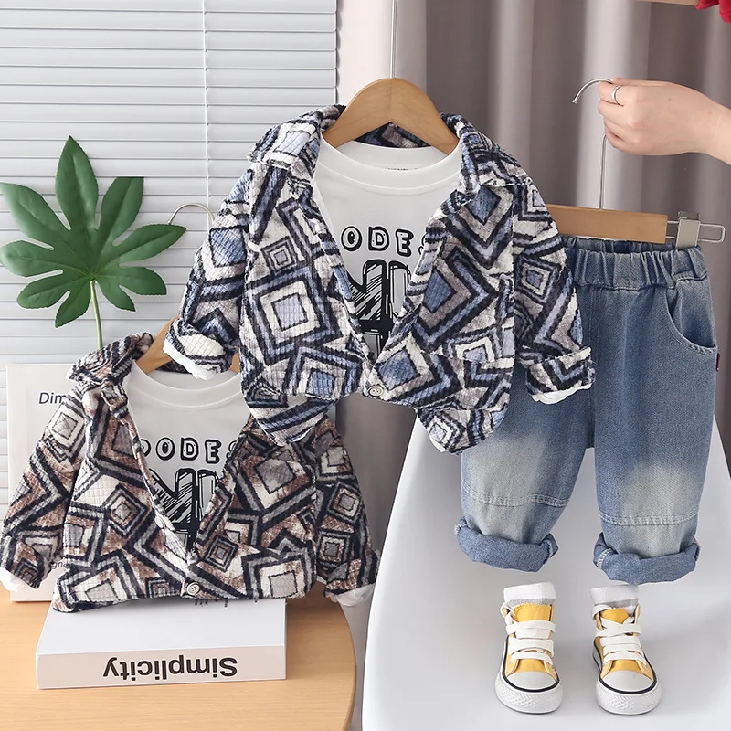 

Комплекты одежды для мальчиков Весна-Осень 2026: Детские куртки, футболки, джинсовые брюки, 3 предмета, модный костюм для малышей, спортивные костюмы, детская одежда 4-5 лет