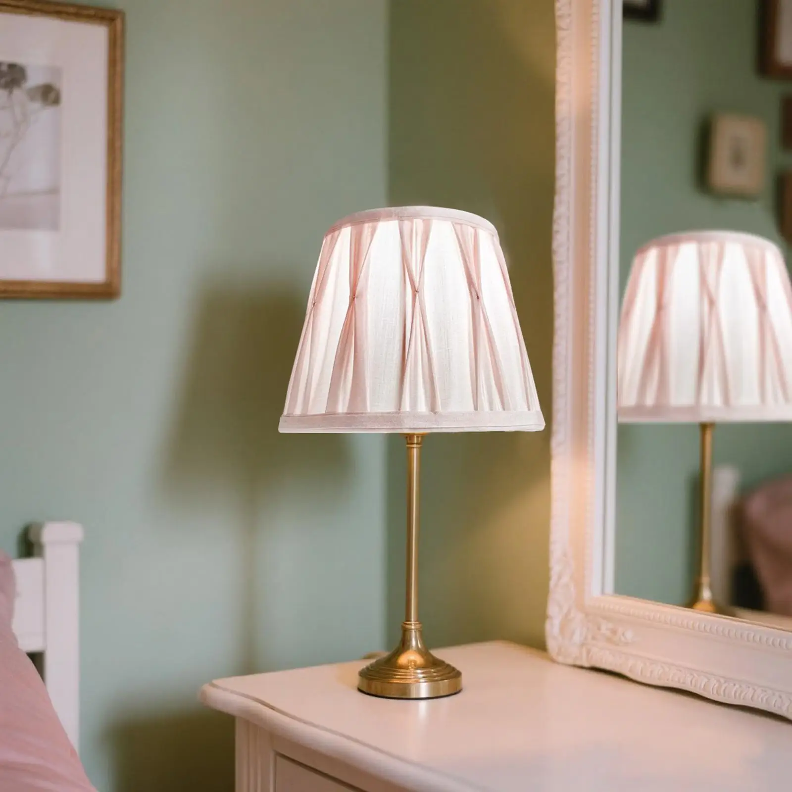 

Тканевый абажур для светильника: современный чехол-накладка для настольных, напольных и потолочных ламп