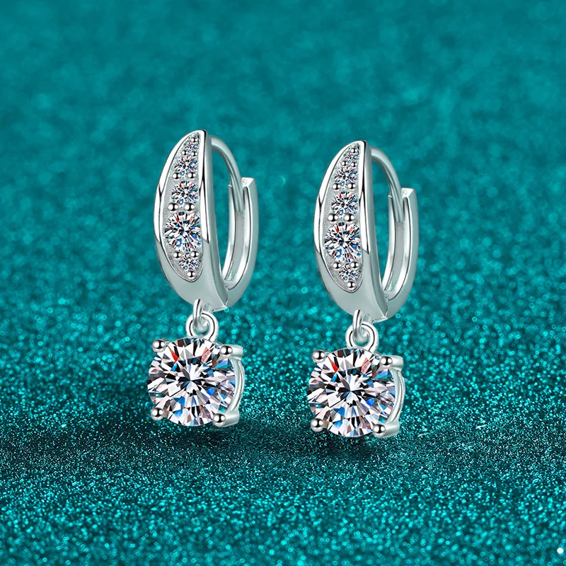 Elegant PT950 Platinum Sparkling 2-carat Moissanite Stud Earrings, Trendy Personalized Diamond-Stud Earrings Holiday Gift