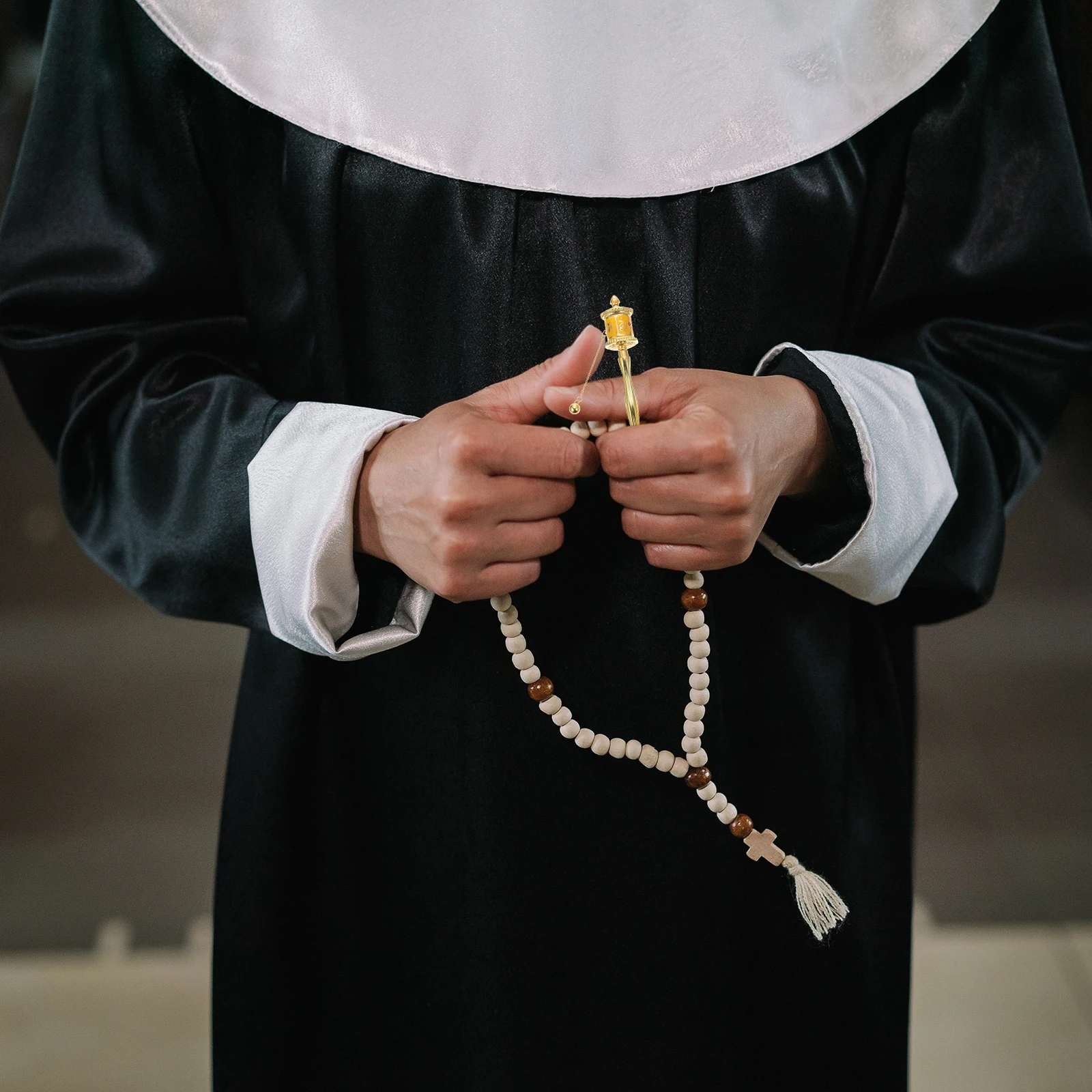 

Handheld Prayer Wheel Alloy Religious Decor Traditional Blessing Gift For Buddhist Desktop Adornment Spiritual Tool