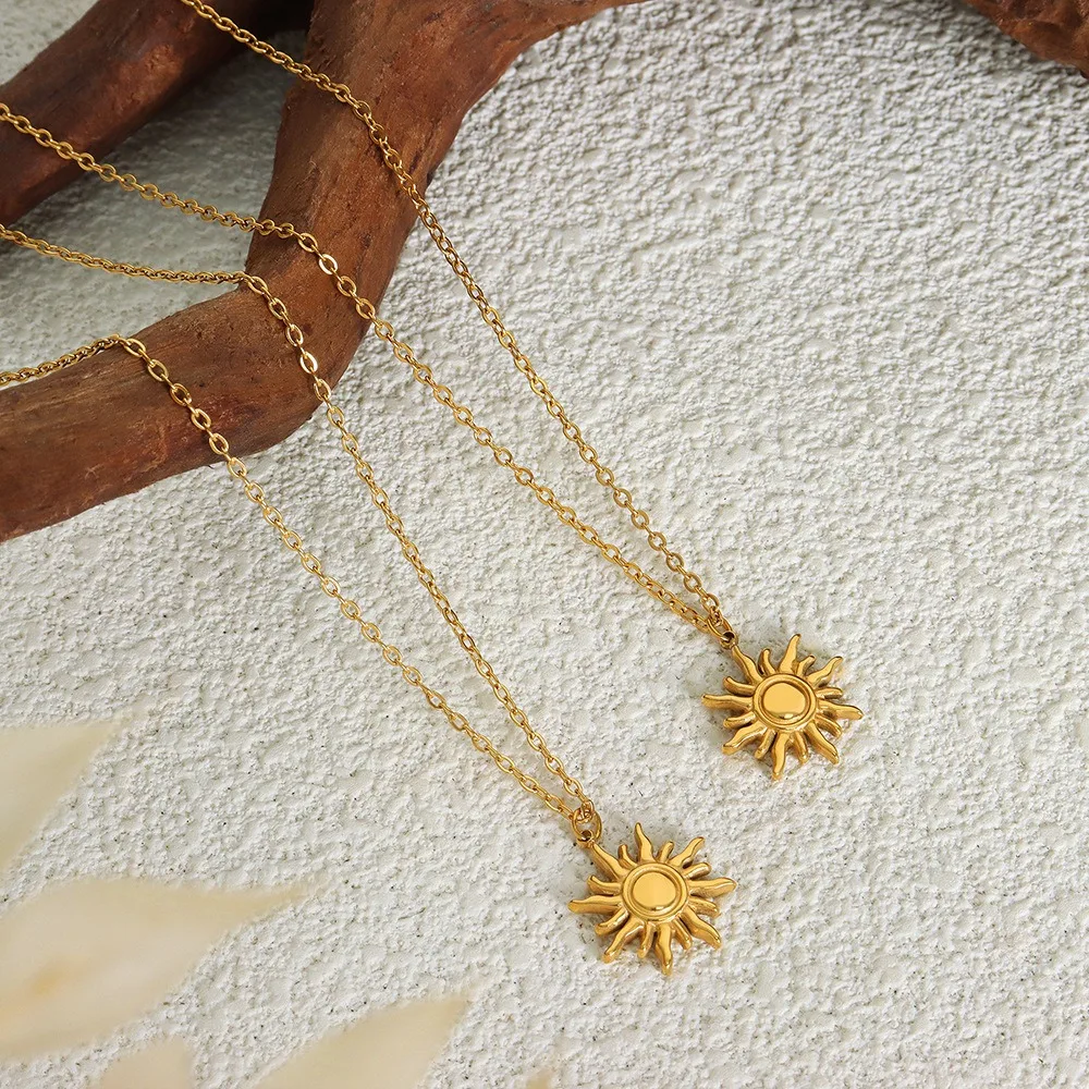 Retro Alloy Simple Elegant Electroplating Sun Pendant Metal Texture Pendant