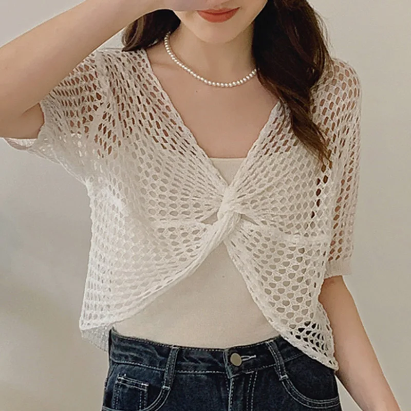 

Summer Short Sleeve Knitted Smock Women Blouse White Black Hollow Out Sunscreen Shirt Blouse Women Tops Blusas De Mujer Q263