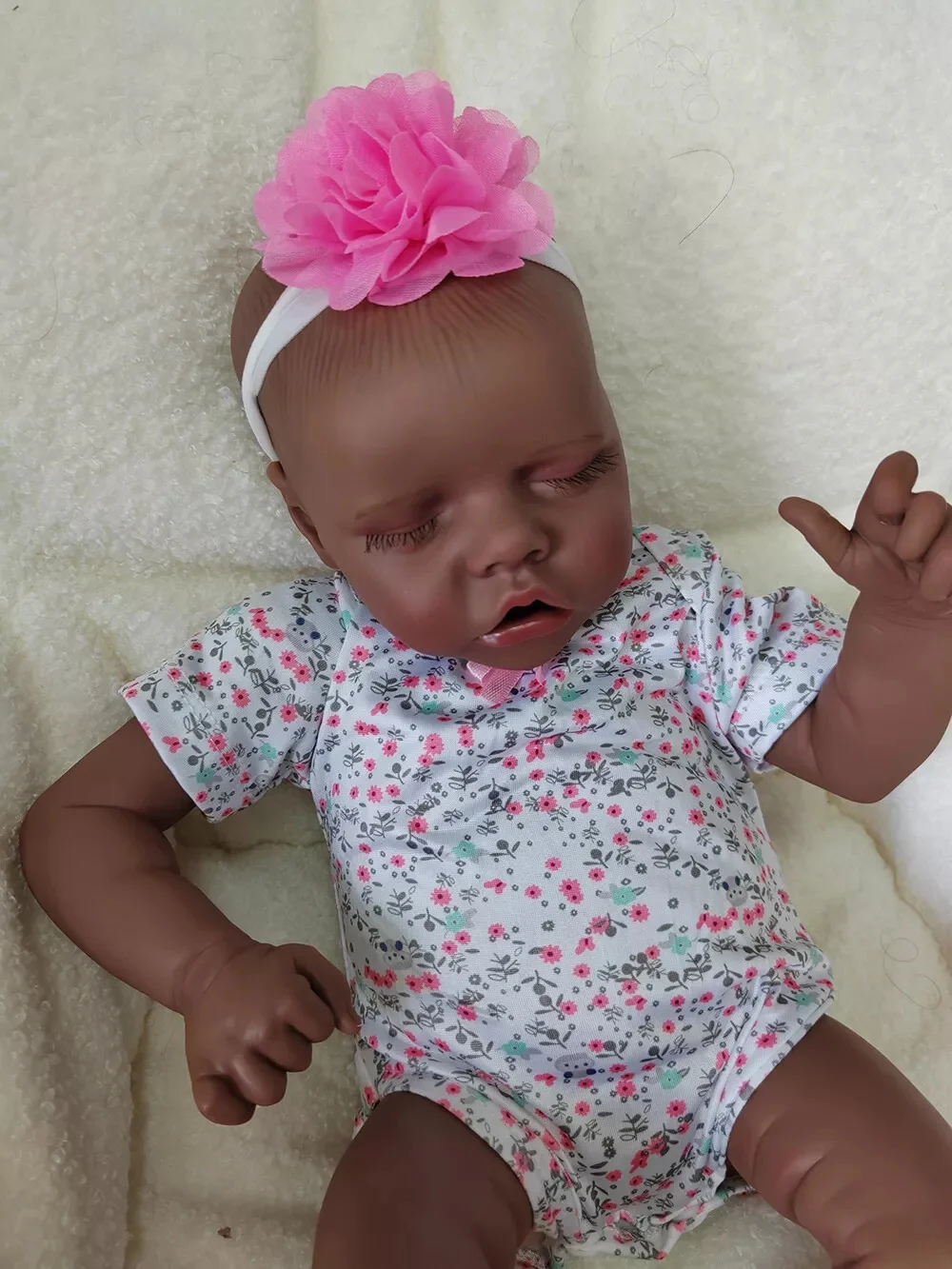 Risbecko 43CM Levi muñeca recién nacida Reborn durmiendo silicona suave Flexible tono de piel 3D con venas visibles muñeca de pelo pintado a mano