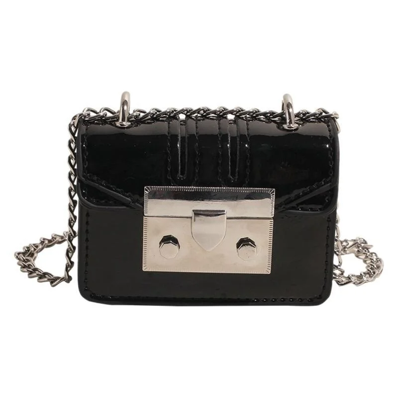 حقيبة يد نسائية موضة 2025 محفظة كتف نسائية سلسلة حقيبة نسائية صغيرة صيفية حقائب كروس للنساء مصمم أزياء فاخرة