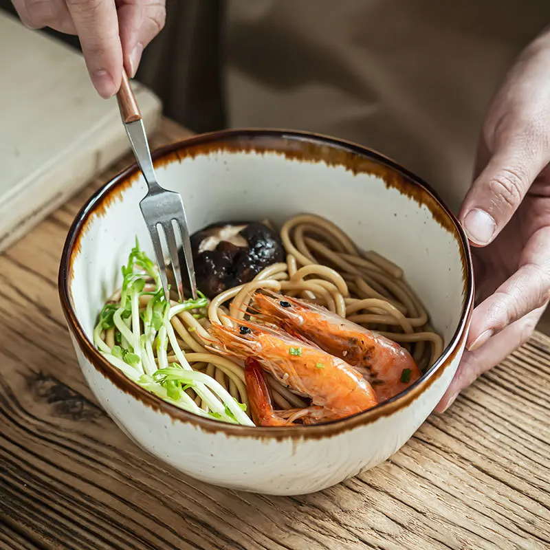 

Стильная керамическая миска для лапши с коричневой оправой в стиле ретро японского дизайна для домашнего ресторана