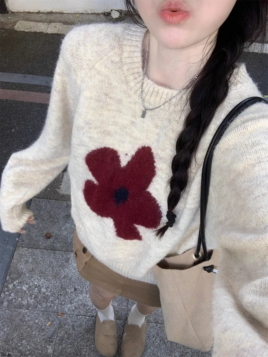 

Soft Knitted Long Sve round Ne Sweater Women's Autumn Winter Inner Wear Lazy Sle Overhead Top Embroidered Flower Fufu