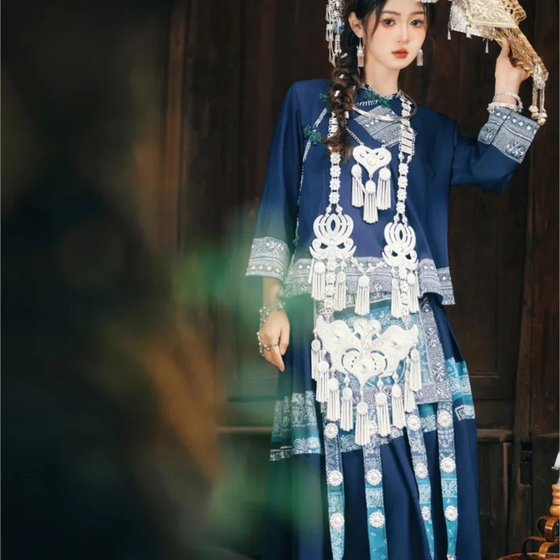 

National batik dress women long-sleeved slim-fit set travel photo photography clothing new