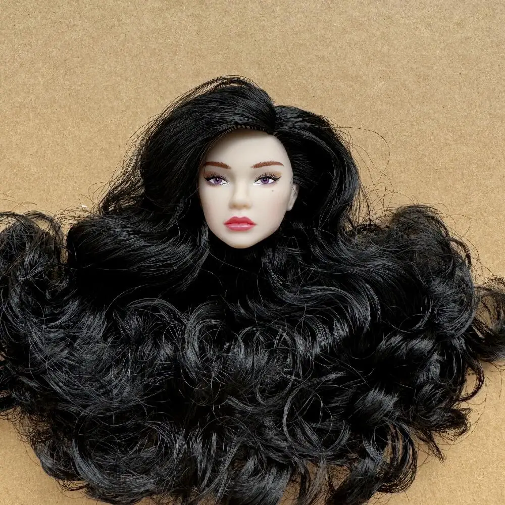 1/6 Maßstab Modellpuppenköpfe mit Maulwurfdetail, mehrfarbige Haaroptionen, braune, weiße, beige Hauttöne für Puppenbau-Sammlerstücke – Detail 26