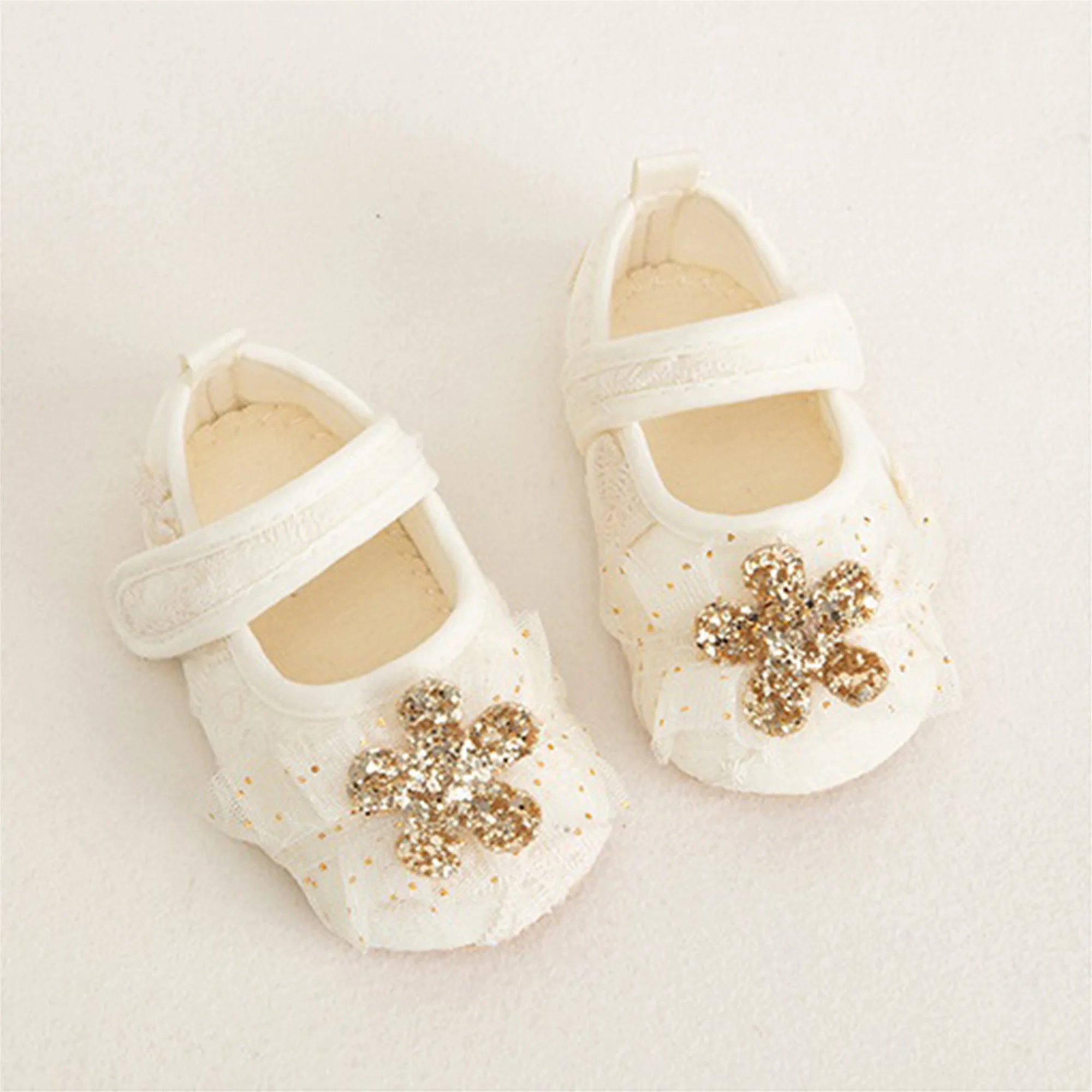Infant Sparkly Sequin Mary Jane Shoes with Soft Sole for Baby Girls Cute Flower Crib Shoes for Parties Festivals and Baby