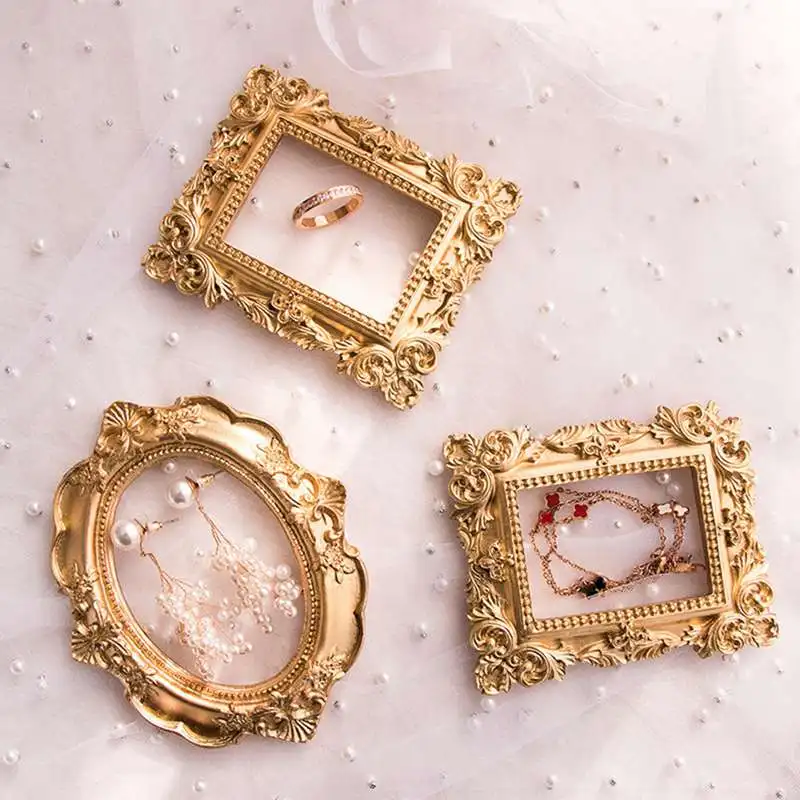 INS Golden Retro Photo Frame Ornaments Vintage Small Jewelry Positioning Frame Jewelry Display Props Home Decoration