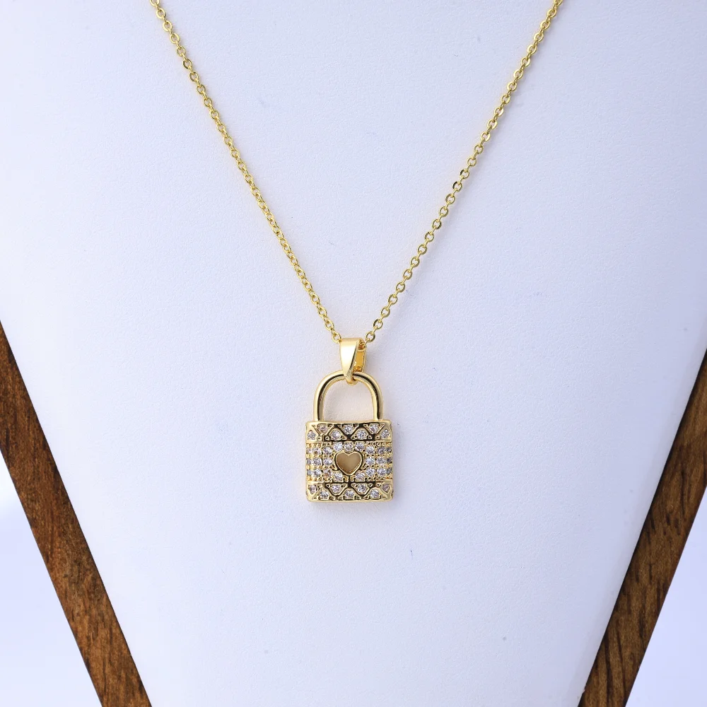 قلادة جميلة، قلادة مطلية بالألماس بالكامل من الفولاذ التيتانيوم Happy Planet للنساء، سلسلة ترقوة حمراء شبكية من Lucky Ins، أداء