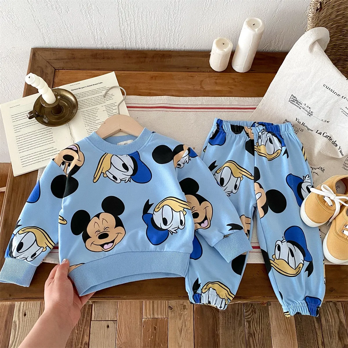 Neue Herbst/Winter Mädchen Und Jungen Kleidung Set Cartoon Mickey Maus Sweatshirt Lange Hosen kinder Sport Tragen Zwei stück Set