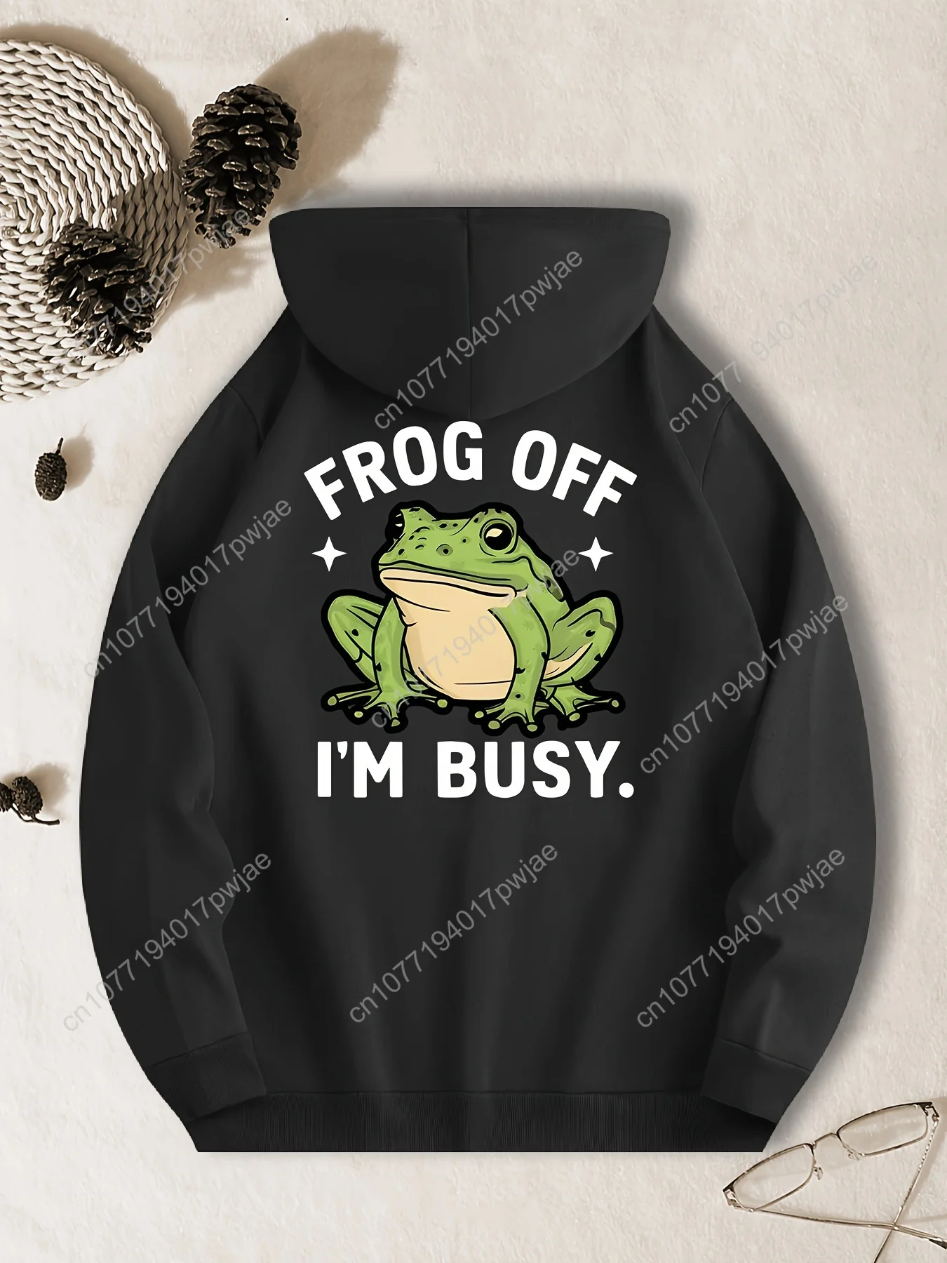 Sweater Kasual Pria Berkerudung dengan Cetakan Grafis 'FROG OFF I'M BUSY', Pola Geometris Hitam, Pullover, Saku Depan, Mesin Cuci