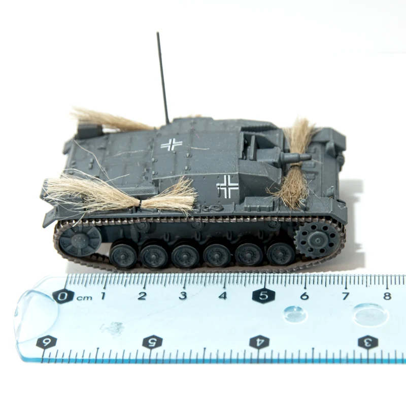 

spot1: 72 WW2 DG63293 German Type III Assault Tank Model LAH Division (Weed Disguise) Finished product model