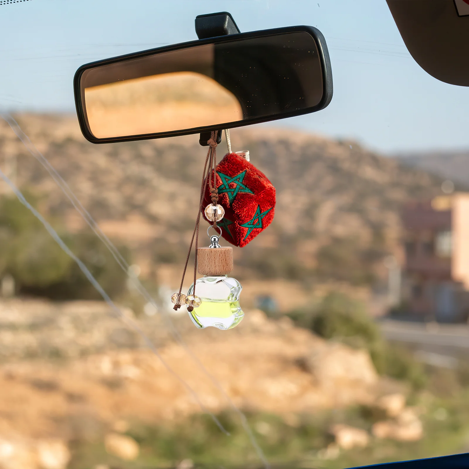 

2Pcs Car Diffuser Bottles Glass Empty Hanging Diffuser for Cars Compact Sturdy Essential Oil Refillable Aromatic Air Freshener