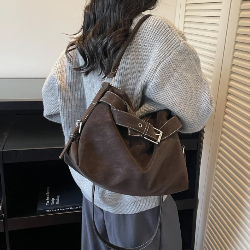 Thumbnail 4 - #5 Trending Soft Leather Bucket Bags Right Now