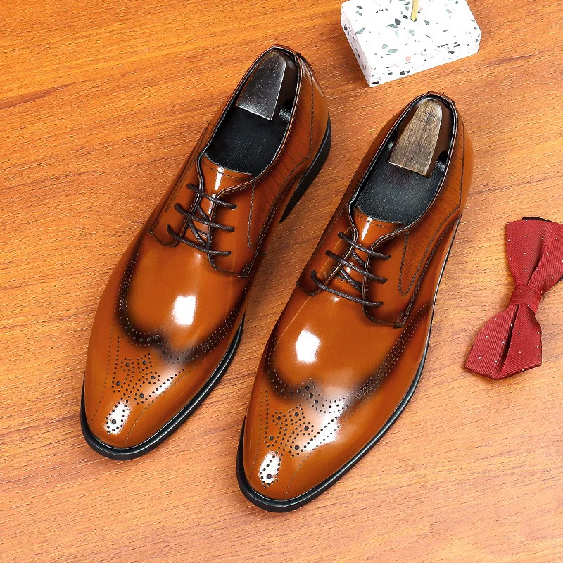 

Noble Brown Gentlemen Pointed Toe Wingtips Brogue Leather Shoes Mature Man Elegant Carved British Bright Wedding Groom Oxfords