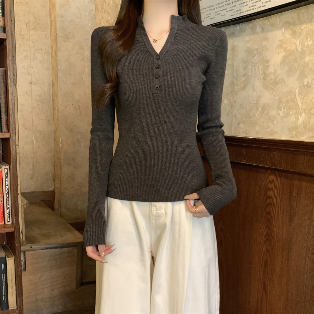 เสื้อไหมพรมทรงเข้ารูปสำหรับผู้หญิง ดีไซน์กระดุม คอปก ทรงสปริง ระดับไฮเอนด์ ใช้เป็นเสื้อตัวในได้หลากหลาย สไตล์เกาหลี