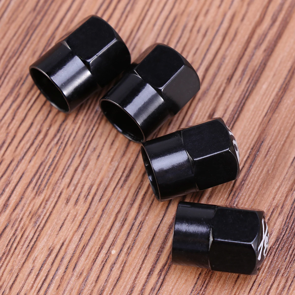 

4pcs Skull Pattern Aluminum Alloy Car Tyre Dust Cap Waterproof Light Universal Fit For Vehicles Trucks Pickups Auto Tyre Cap