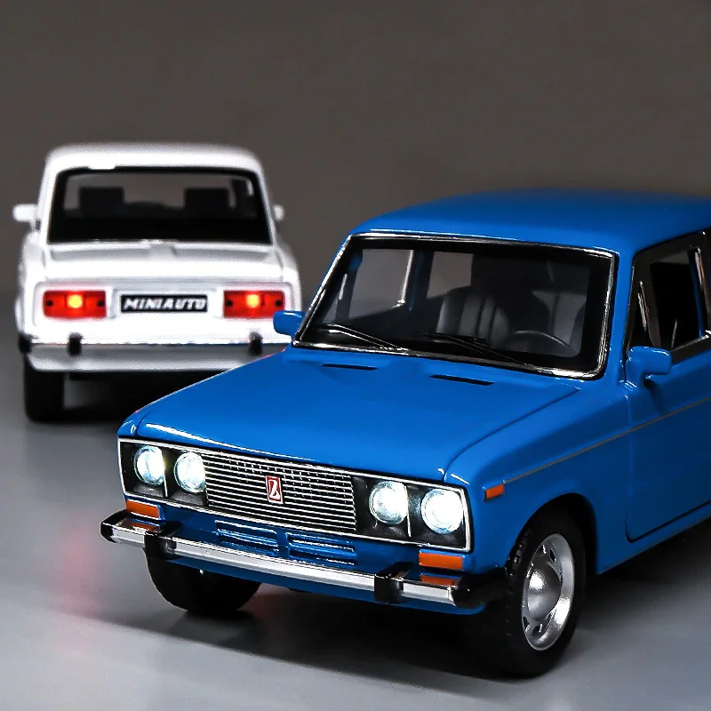 1:24 Russian LADA 2106 Alloy Car Model Diecast Metal Vehicles Simulation Sound & Light Pull Back Car Collection Kids Toys Gift