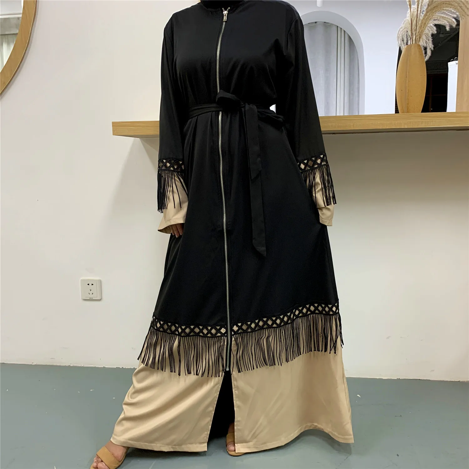 

Turkish Islamic Cardigan Dress for Women Tassel Lace Open Abaya Dubai Kaftan Muslim Zip-up Lace-up Casual Kimono Femme Caftan