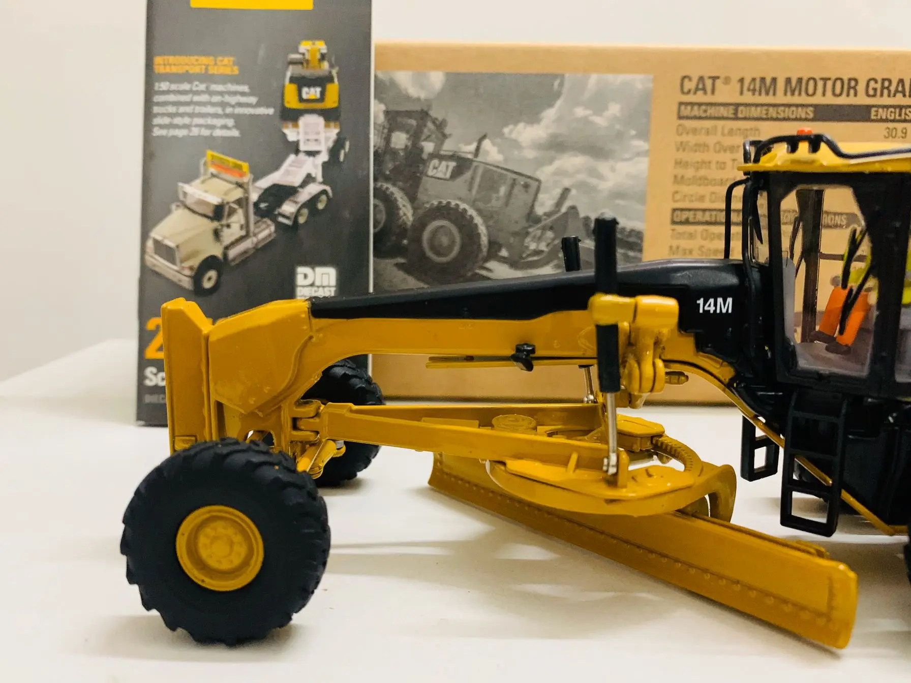 DM 14M Motor Grader 1:50 Scale Metal By DieCast Masters 85189C Collectible Model New in Box