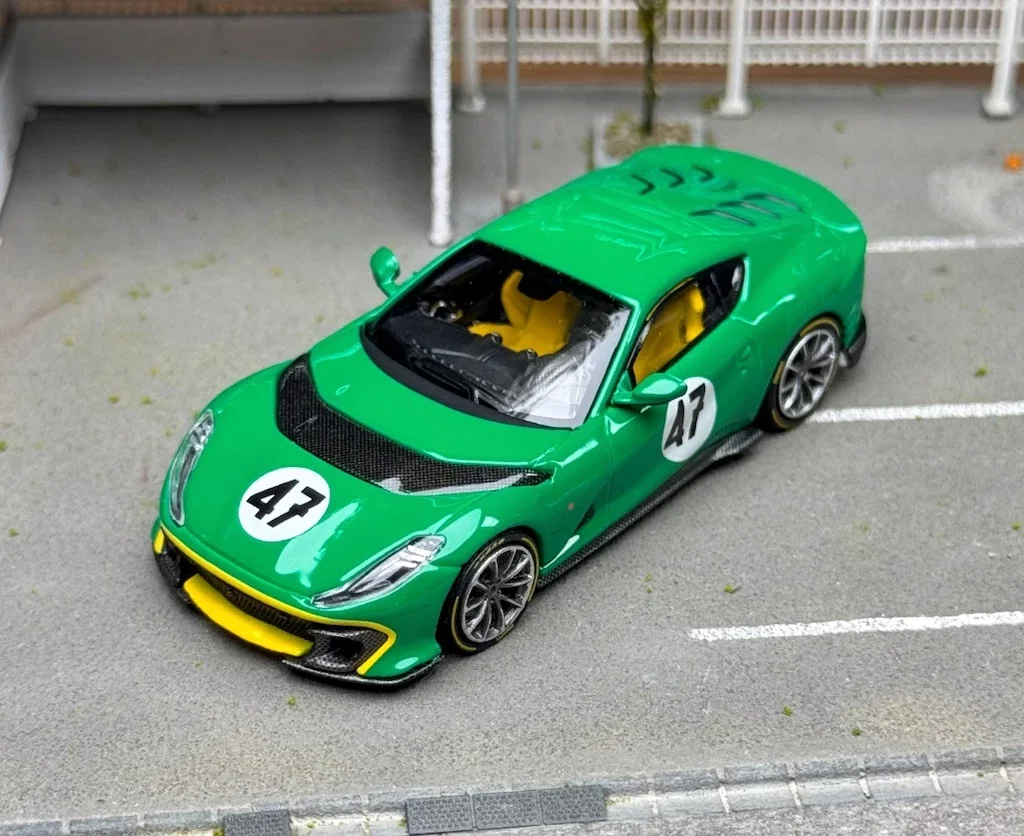 ボックス内 TOC 1:64 赤黄緑 812C FE812C # 47 クーペ スポーツ モデル ダイキャスト メタル カー