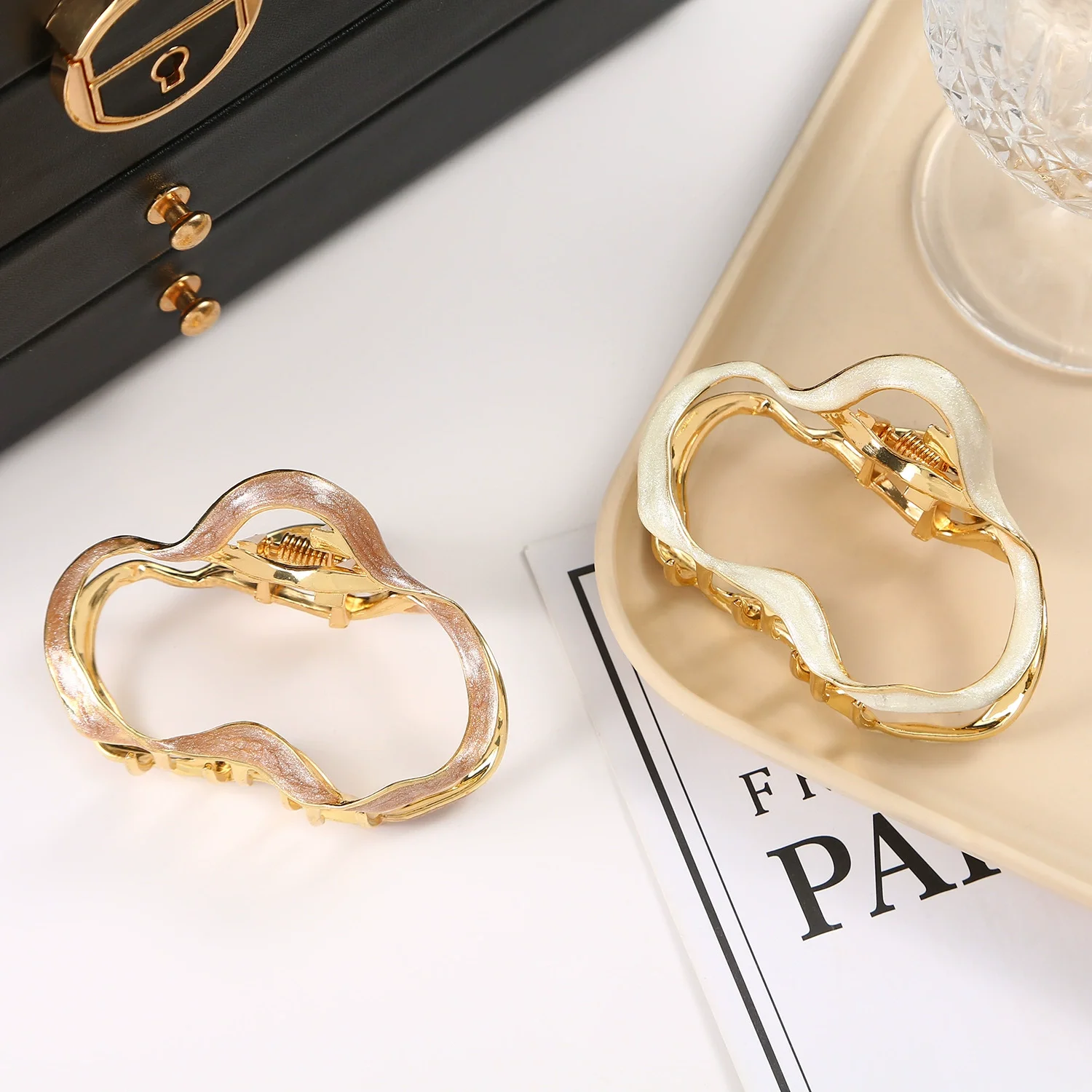 

2pcs Metal Cloud Claw Clips Durable Alloy Non-Slip Stylish Women'S Hair Accessories Elegant Updo Half-Up Headwear Trendy Snap
