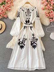 Women Spring Autumn Dress Holiday Embroidered Round Neck Lantern Sleeve Long Dress Bohemian Vintage Loose Swing Dress D3343