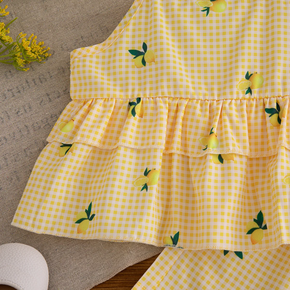 Gelb kariertes Zitronen-Set für Kleinkinder, 2-teilig, Hosenträger-Top und Shorts mit elastischem Bund, süßes Sommer-Set für Mädchen, Strand und Reisen – Detail 7