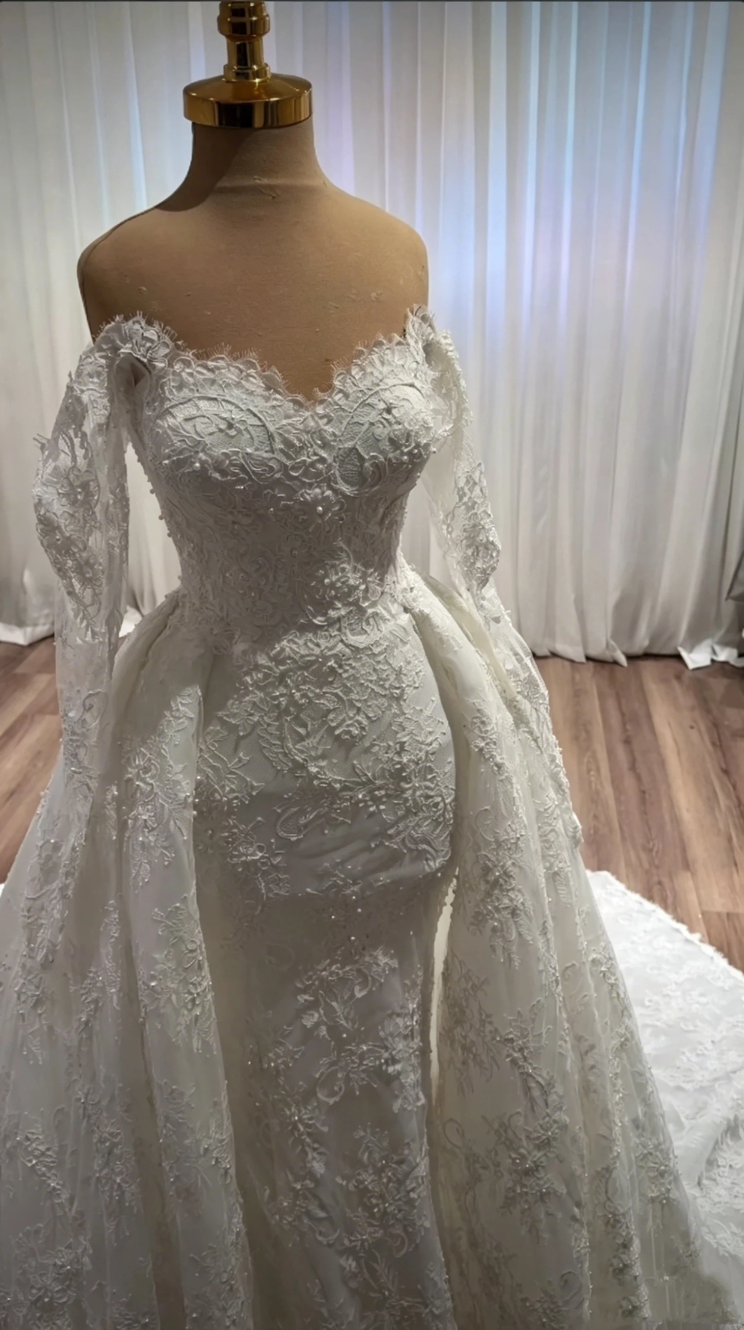 2026 Luxury Mermaid Wedding Dress Detachable Train Off Shoulder Long Sleeve Lace Beaded Bridal Gown Vestido De Novia Customized