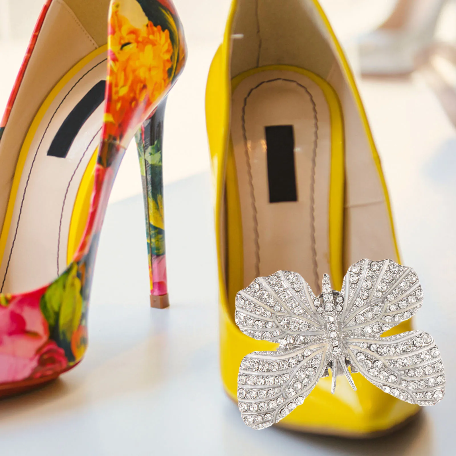 

1Pair Rhinestone Shoe Flower Clips Butterfly Decorative Bridal Shoe Jewelry for Wedding Party Prom Rhinestone Shoes Buckle
