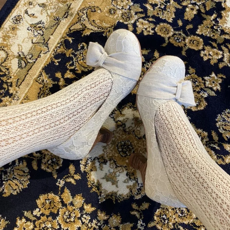 Womens Lace Kitten Heel Pumps Ivory Bow Decor Round Toe Shoes Vintage Elegant Bridal Wedding Office Daily Slip on Low Heel Shoes