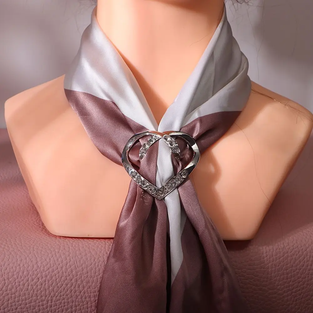 Elegant Geometric Three-ring Crystal Love Heart Scarf Ring Scarf Buckle Shawl Clip Brooch