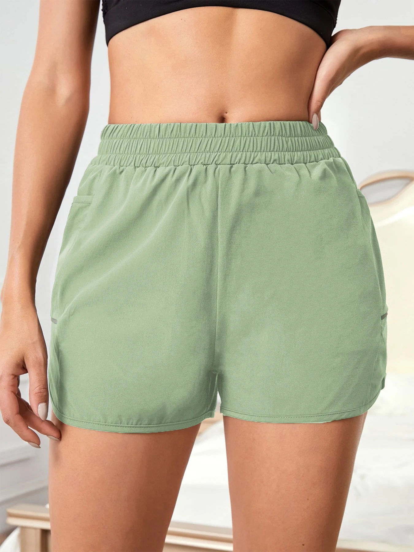 Neue Damen-Shorts mit Handytasche, elastischem Bund, Sportgürtel, reflektierenden Streifen, lässige, modische Sportshorts. – Detail 11