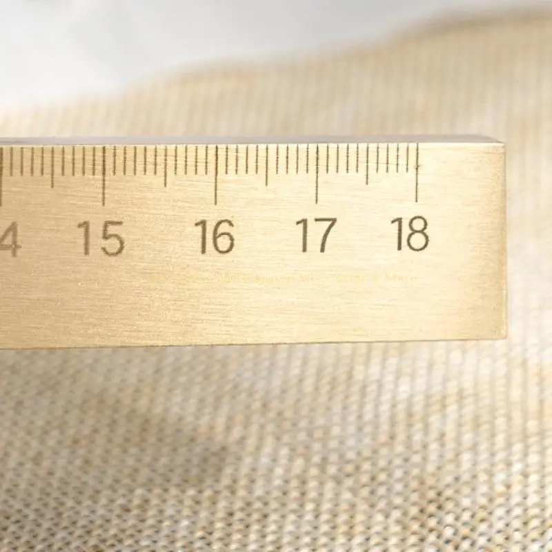 ثقالة ورق نحاسية عتيقة مع مسطرة قياس #3