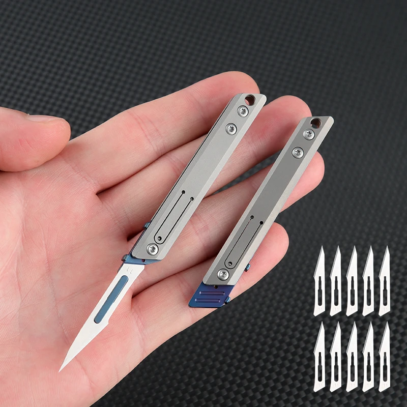 Image of Mini-Skalpell aus Titanlegierung, tragbarer EDC-Messer mit austauschbarer chirurgischer Klinge, Schlüsselanhänger-Messer zum Auspacken, Basteln und Schnitzen