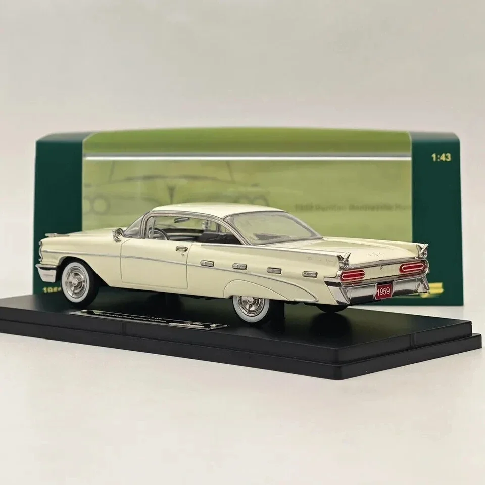 

Alloy GFCC 1/43 Scale 1959 Pontiac Bonneville Hardtop Collection Diecast Model Car