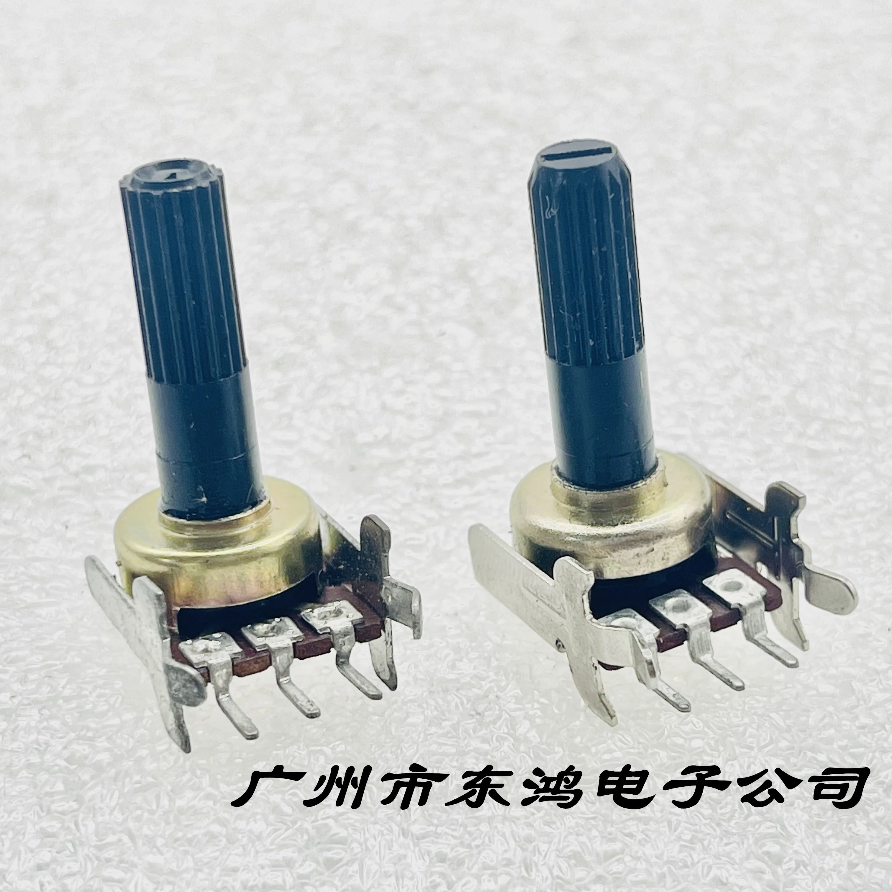1 PCS WH1213 Volume adjustment single potentiometer B10K A470K. Handle height 20mm